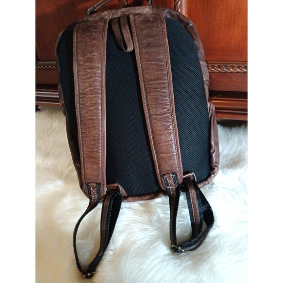 SCULLY Soft Top-Grain Leather Backpack w/American Flag 17"H x 13"W x 5"Deep - Picture 3 of 10